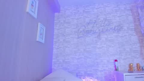 Aisha online show from February 18, 2025, 12:04 am