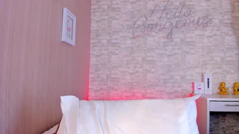 Aisha online show from March 9, 2025, 6:00 pm