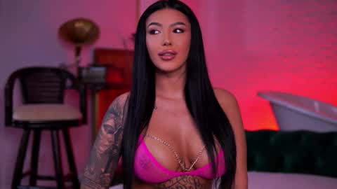 Maddy online show from November 25, 2025, 7:25 pm