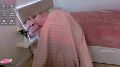 Aisha online show from September 19, 2025, 7:10 am