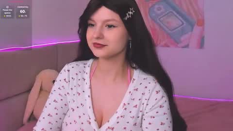 Aisha online show from November 3, 2025, 9:10 am