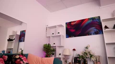 Aisha online show from November 18, 2025, 10:31 am