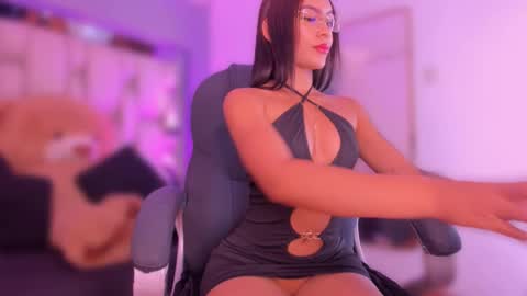 Snapshot of aishakassandra chatting on November 22, 2025, 11:31 am KASSANDRA online show from November 22, 2025, 11:31 am