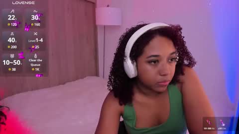 Snapshot of aisharose_ chatting on March 7, 2025, 8:33 pm Aisha online show from March 7, 2025, 8:33 pm