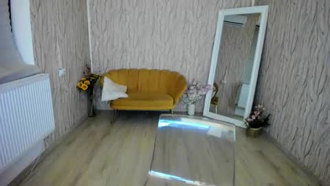 Aisha online show from March 3, 2025, 4:03 am