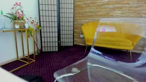 Aisha online show from November 12, 2025, 11:54 am