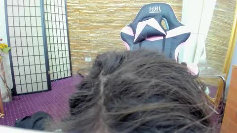 Aisha online show from December 4, 2025, 5:39 am