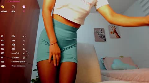 Snapshot of aitanaa1_ chatting on February 22, 2025, 7:45 am Aitana online show from February 22, 2025, 7:45 am
