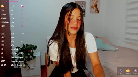 Snapshot of aitanaa1_ chatting on March 11, 2025, 12:33 am Aitana online show from March 11, 2025, 12:33 am