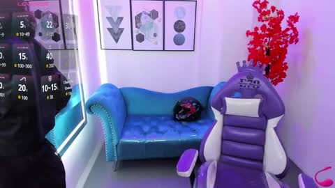 Azaka  online show from November 26, 2025, 12:39 pm