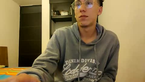 Snapshot of akilesbailo chatting on February 6, 2025, 11:37 pm My love online show from February 6, 2025, 11:37 pm