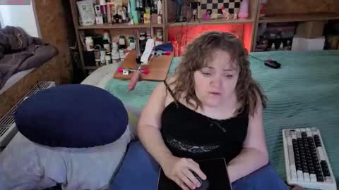 Snapshot of akindmodel chatting on November 15, 2025, 4:54 am Natalie online show from November 15, 2025, 4:54 am