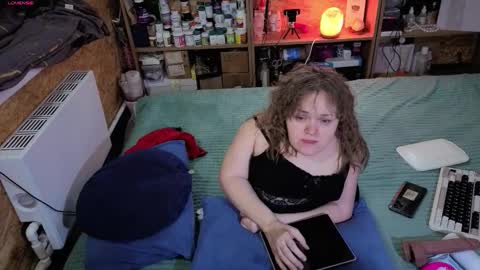 Snapshot of akindmodel chatting on November 23, 2025, 7:19 am Natalie online show from November 23, 2025, 7:19 am