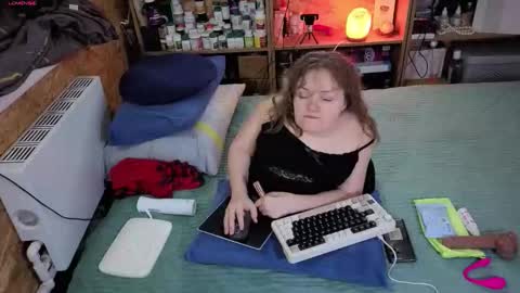 Snapshot of akindmodel chatting on November 24, 2025, 5:51 am Natalie online show from November 24, 2025, 5:51 am