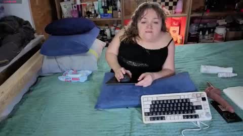 Snapshot of akindmodel chatting on November 30, 2025, 10:30 am Natalie online show from November 30, 2025, 10:30 am