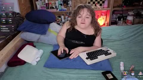 Snapshot of akindmodel chatting on December 4, 2025, 1:53 pm Natalie online show from December 4, 2025, 1:53 pm