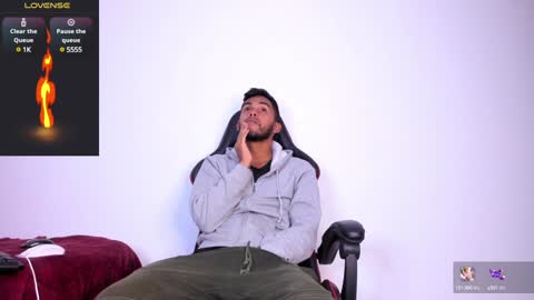 Snapshot of akira_tattoo chatting on January 29, 2025, 1:37 am Akira online show from January 29, 2025, 1:37 am