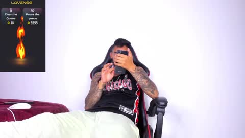 Snapshot of akira_tattoo chatting on March 2, 2025, 1:04 am Akira online show from March 2, 2025, 1:04 am