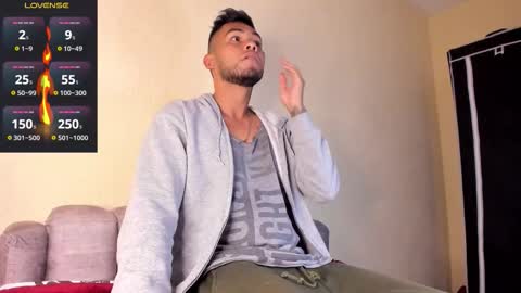 Snapshot of akira_tattoo chatting on December 19, 2025, 11:28 am Akira online show from December 19, 2025, 11:28 am