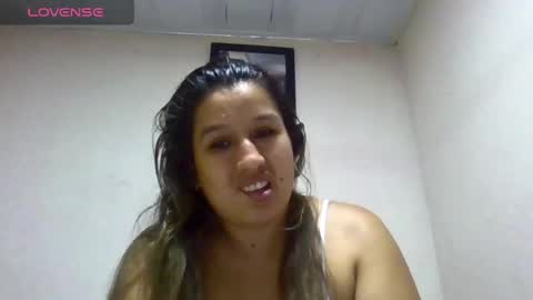 Snapshot of alahia_fox chatting on February 26, 2025, 4:25 am alahia online show from February 26, 2025, 4:25 am