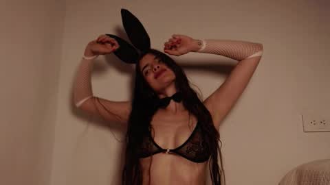 Snapshot of alahia_sky chatting on October 17, 2025, 8:39 am online show from October 17, 2025, 8:39 am