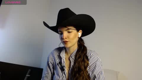 Snapshot of alahia_sky chatting on October 24, 2025, 9:38 am online show from October 24, 2025, 9:38 am