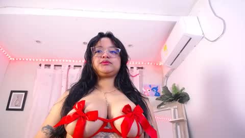 Snapshot of alaia__25 chatting on September 28, 2025, 11:04 am alaia__25 online show from September 28, 2025, 11:04 am