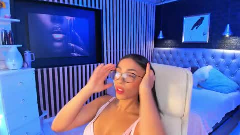 Alaia Alegria online show from November 15, 2025, 9:43 pm