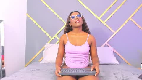 alaia_colins online show from January 27, 2025, 4:09 am