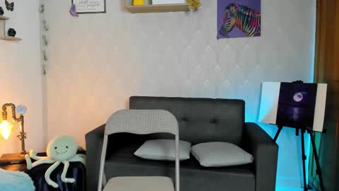 Alaia online show from November 6, 2025, 9:59 pm