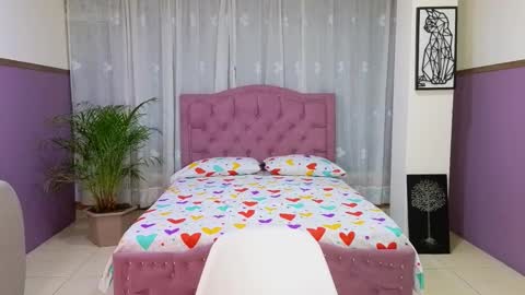 Alaia Skater online show from October 27, 2025, 10:30 am