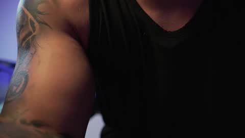 Snapshot of alan_muscle chatting on November 14, 2025, 7:40 am Alan online show from November 14, 2025, 7:40 am