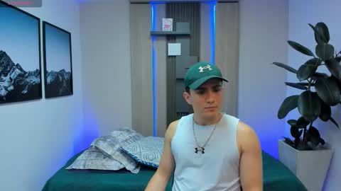 Snapshot of alan_nd_kevin chatting on November 7, 2025, 7:14 pm Alan Kevin can we reach 100 thumbs up please guys online show from November 7, 2025, 7:14 pm