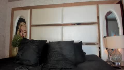 Snapshot of alan_santhos chatting on October 24, 2025, 4:42 am ---Alan--- online show from October 24, 2025, 4:42 am