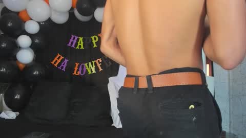 Snapshot of alan_santhos chatting on November 1, 2025, 12:56 am ---Alan--- online show from November 1, 2025, 12:56 am