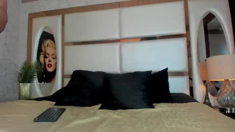 Snapshot of alan_santhos chatting on November 23, 2025, 3:50 am ---Alan--- online show from November 23, 2025, 3:50 am