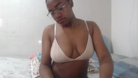 alana  online show from November 22, 2025, 2:05 pm