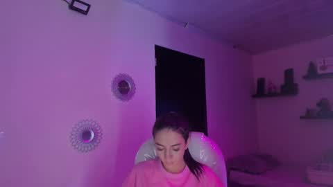 Maeve  online show from January 21, 2025, 1:54 pm