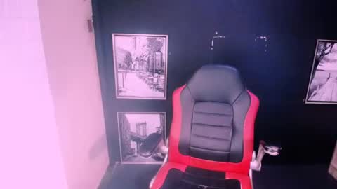 alanadelray online show from November 20, 2025, 7:41 am