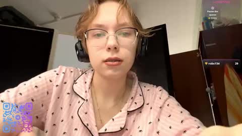 Snapshot of alanehadaller chatting on October 26, 2025, 8:09 am Stella online show from October 26, 2025, 8:09 am