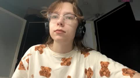 Snapshot of alanehadaller chatting on November 2, 2025, 4:59 am Stella online show from November 2, 2025, 4:59 am