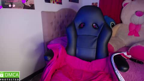 Snapshot of alanna_brunette chatting on October 7, 2025, 12:30 am lanna online show from October 7, 2025, 12:30 am