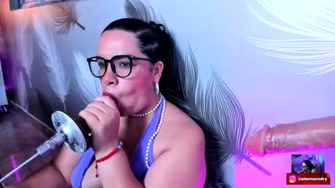 Snapshot of alanna_sloppy chatting on September 15, 2025, 10:43 pm alana silver online show from September 15, 2025, 10:43 pm