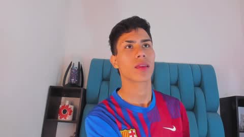 Snapshot of alannaughty_ chatting on January 14, 2025, 12:22 am alannaughty_ online show from January 14, 2025, 12:22 am