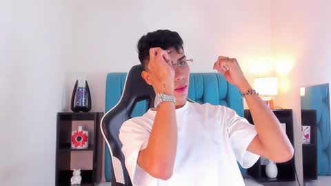 Snapshot of alannaughty_ chatting on January 24, 2025, 10:53 am alannaughty_ online show from January 24, 2025, 10:53 am