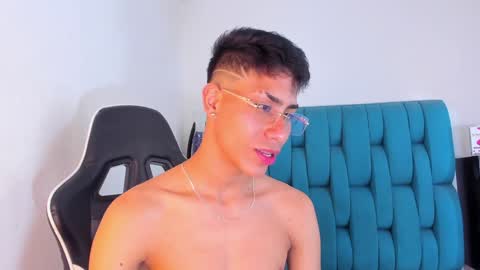 Snapshot of alannaughty_ chatting on January 26, 2025, 10:34 am alannaughty_ online show from January 26, 2025, 10:34 am