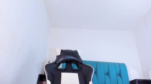 Snapshot of alannaughty_ chatting on February 12, 2025, 7:02 am alannaughty_ online show from February 12, 2025, 7:02 am