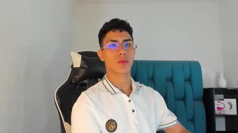 Snapshot of alannaughty_ chatting on March 2, 2025, 3:02 am alannaughty_ online show from March 2, 2025, 3:02 am