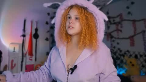 Caro online show from October 12, 2025, 1:43 pm