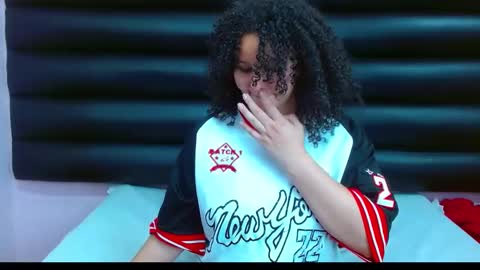 Snapshot of alasmith_ chatting on December 21, 2024, 1:58 am AlaSmith online show from December 21, 2024, 1:58 am